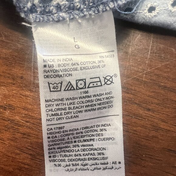 Old Navy Off-the-Shoulder Chambray Dress – Women’s Large – Embroidered Hem - Picture 6 of 7